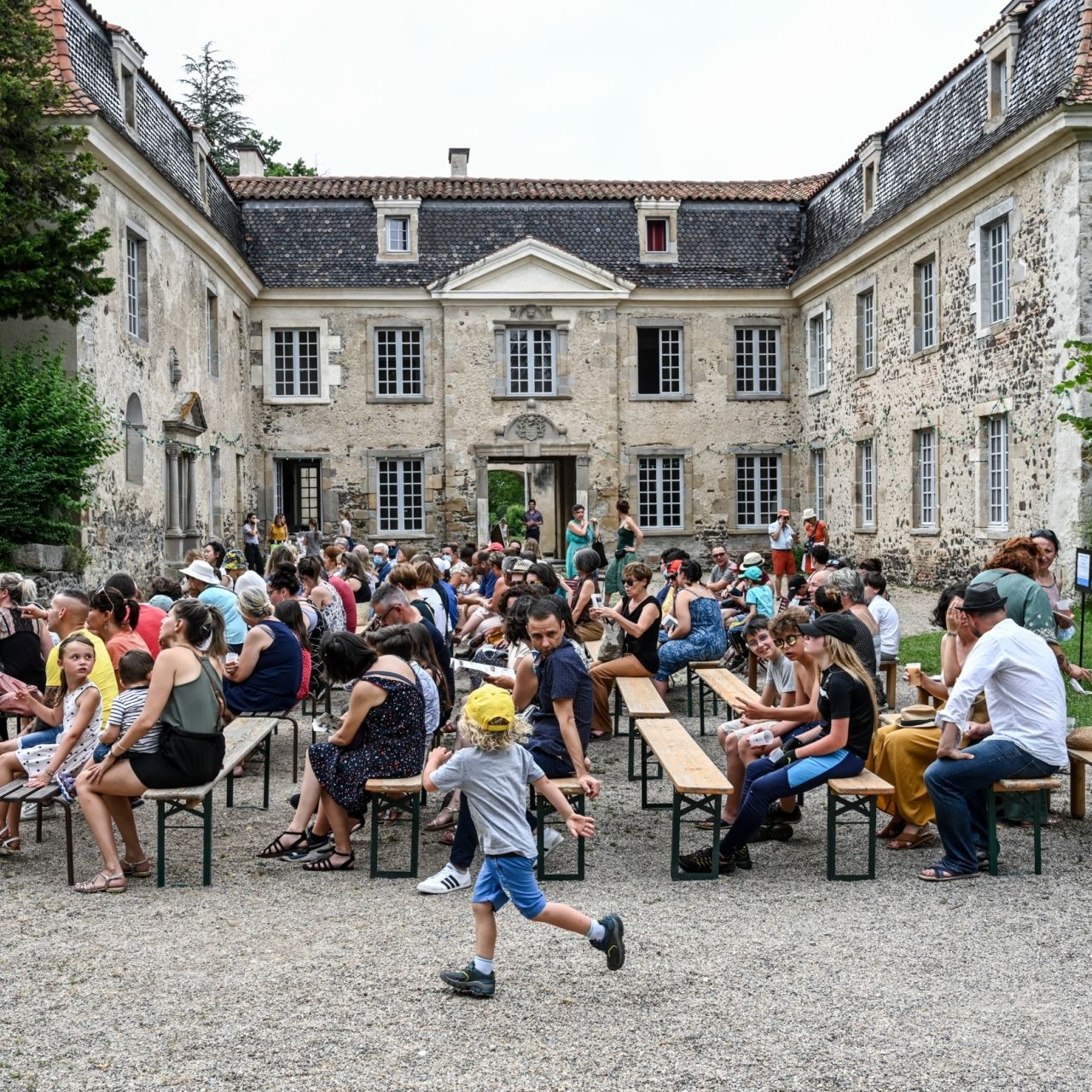 Château de Goutelas (42) - Centre culturel de rencontre - cour d'honneur