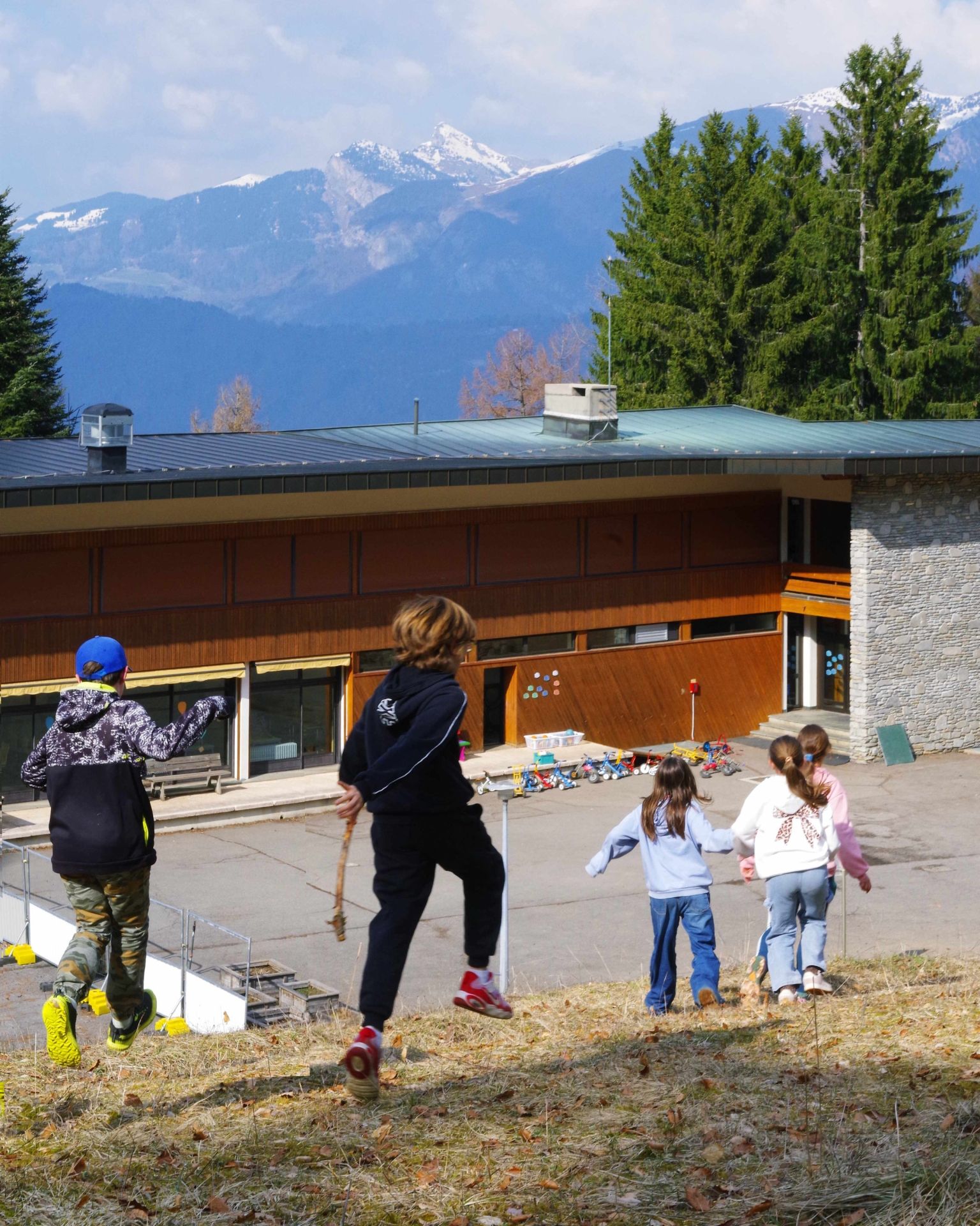 Retour à l'école après avoir déposé les sténopés
