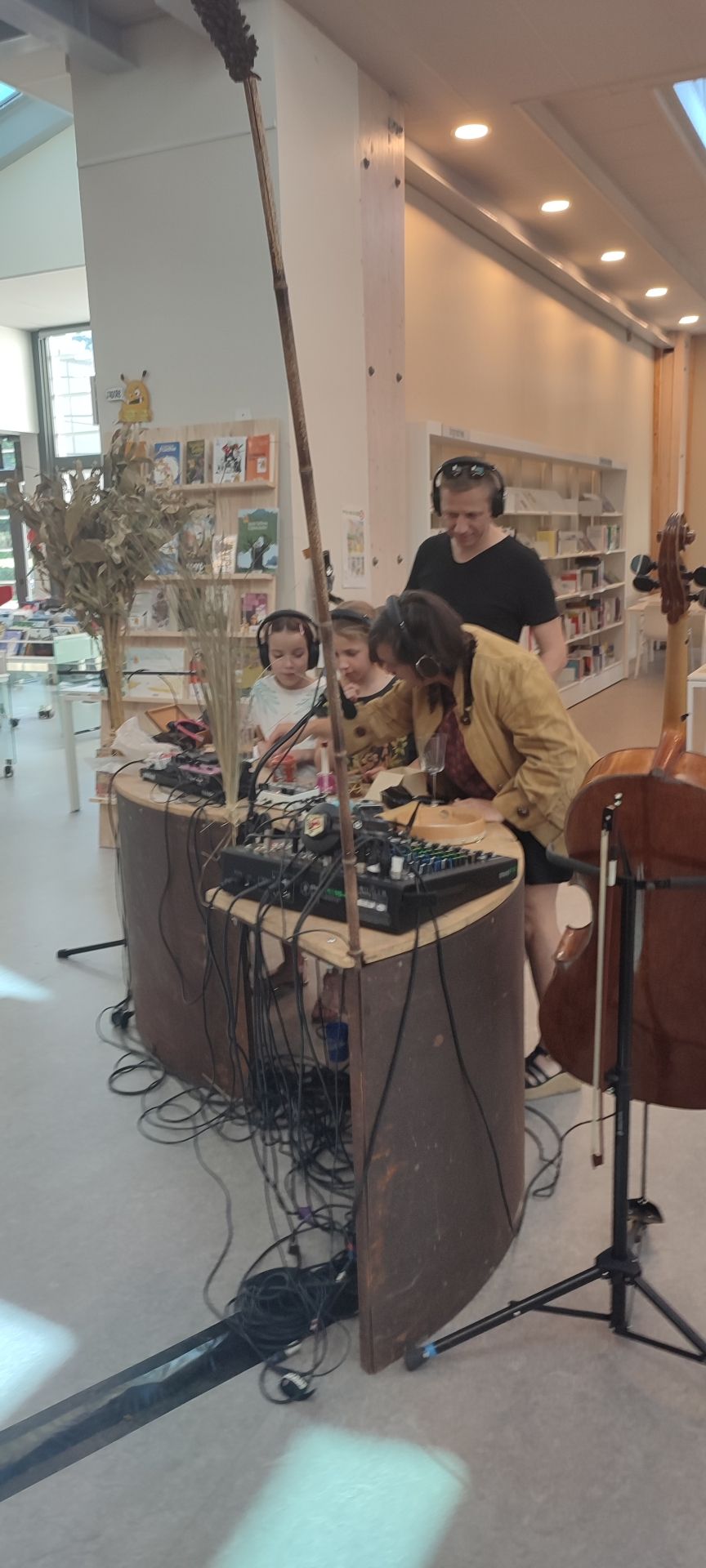 Création de paysages sonores, lors de l'inauguration de "la forêt des ambassaterres"