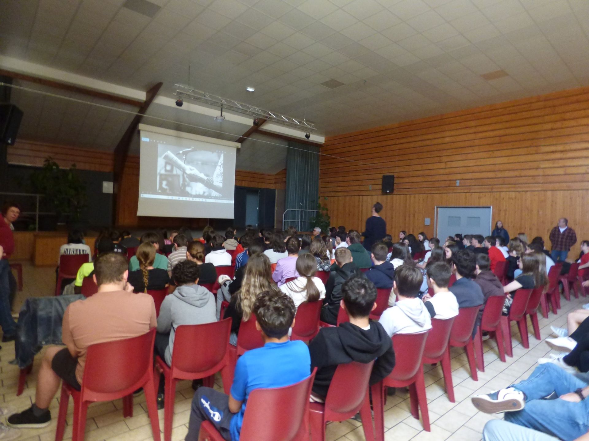 Conférence : Rap, Slam et Spoken Word avec les élèves de 3ᵉ et 4ᵉ du collège Marguerite Thomas à Sainte-Florine